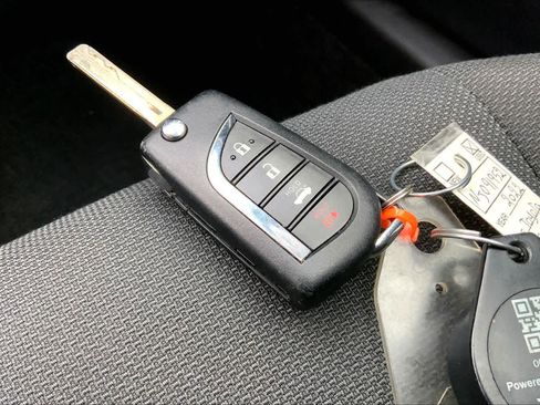 Used 2022 Toyota Corolla SE image 14