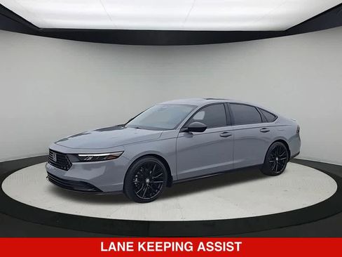 Used 2025 Honda Accord Sport image 4