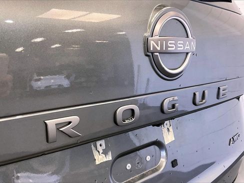 Certified 2025 Nissan Rogue S image 23