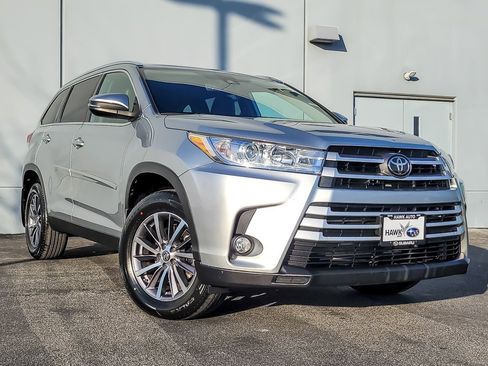Used 2019 Toyota Highlander XLE image 1