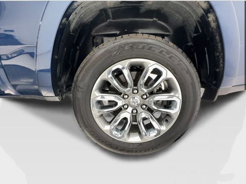 Used 2021 RAM 1500 Laramie w/ Sport Appearance Package AWD/4WD image 13
