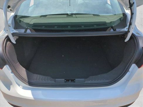 Used 2015 Ford Focus SE w/ Equipment Group 201A FWD image 6