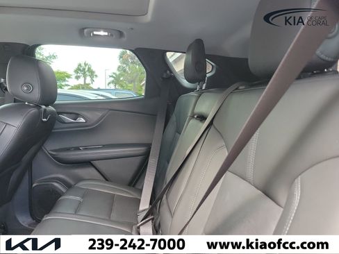 Used 2020 Chevrolet Blazer LT w/ Sound & Technology Package FWD image 17