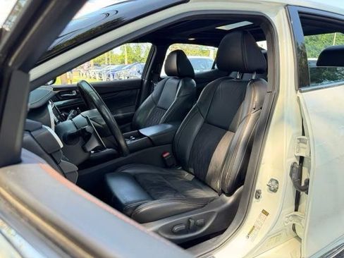 Used 2019 Nissan Maxima SR w/ Premium Package FWD image 29