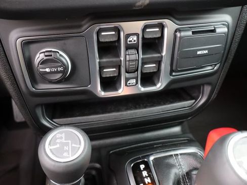 New 2026 Jeep Wrangler Unlimited Sahara AWD/4WD image 28