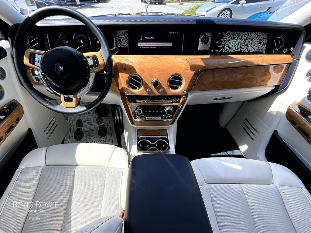 Certified 2026 Rolls-Royce Phantom Sedan RWD image 13