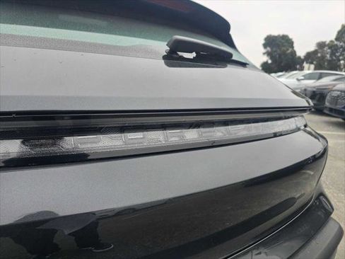 Used 2024 Porsche Taycan 4S image 17