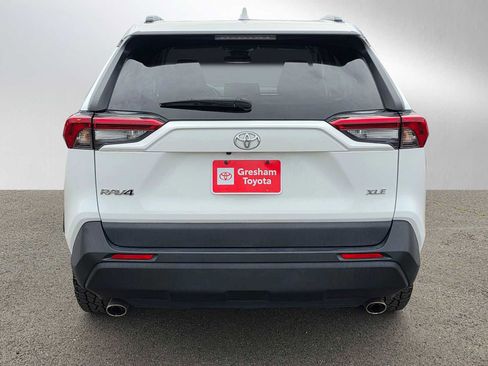Used 2019 Toyota RAV4 XLE FWD image 5