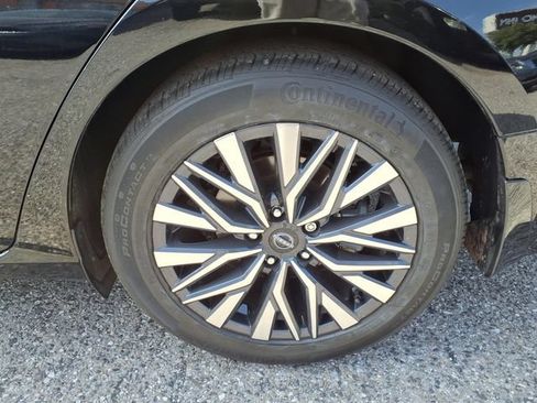 Used 2023 Nissan Altima 2.5 SV w/ SV Premium Package FWD image 21