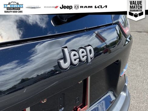Used 2022 Jeep Cherokee Trailhawk w/ Sun, Sound & Nav Group AWD/4WD image 16
