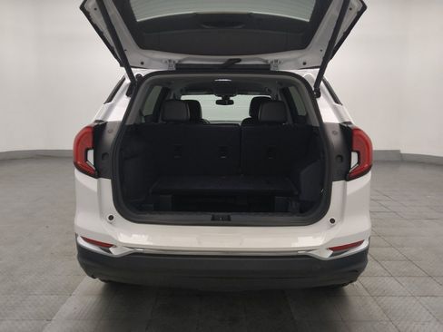 Used 2024 GMC Terrain SLT FWD image 29