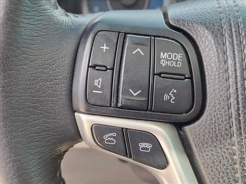 Used 2017 Toyota Sienna XLE FWD image 11