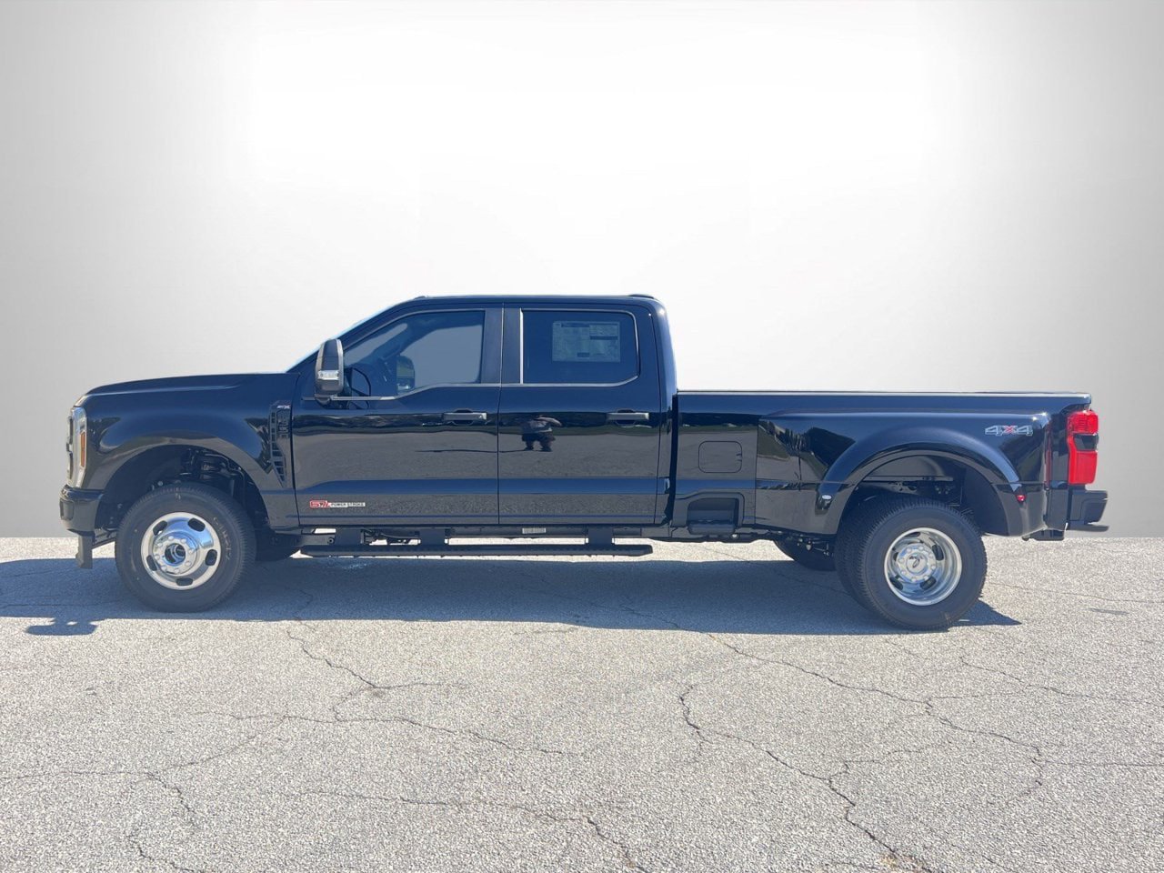 New 2027 Ford F350 XL w/ STX Appearance Package AWD/4WD image 21