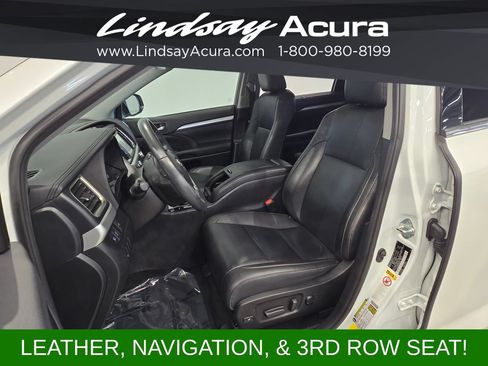 Used 2019 Toyota Highlander XLE AWD/4WD image 12