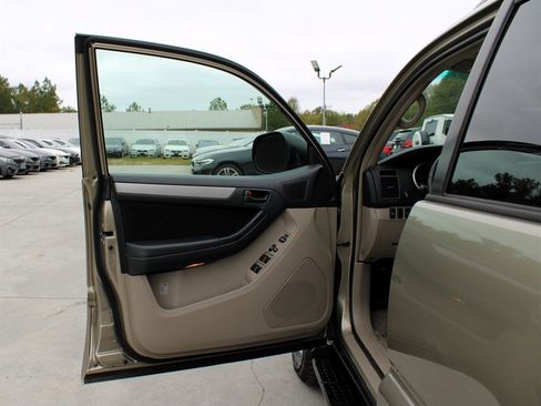 Used 2006 Toyota 4Runner SR5 image 19