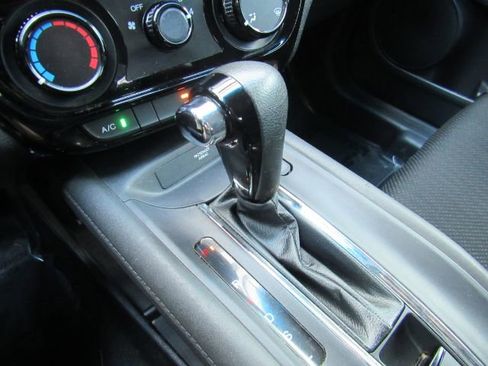 Used 2018 Honda HR-V LX image 44