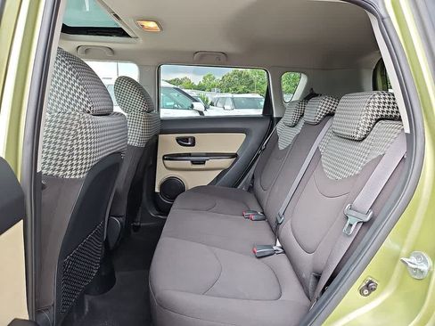 Used 2010 Kia Soul ! FWD image 9