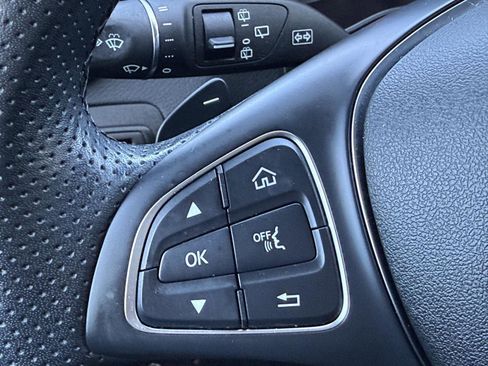 Used 2019 Mercedes-Benz GLC 300 4MATIC image 18