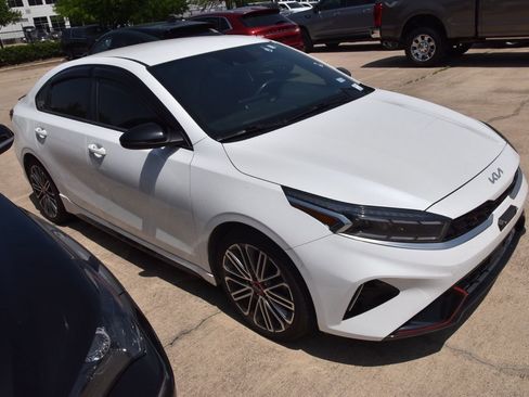 Used 2022 Kia Forte GT w/ GT Technology Package FWD image 5