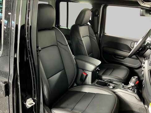 New 2026 Jeep Wrangler Unlimited Sahara AWD/4WD image 18