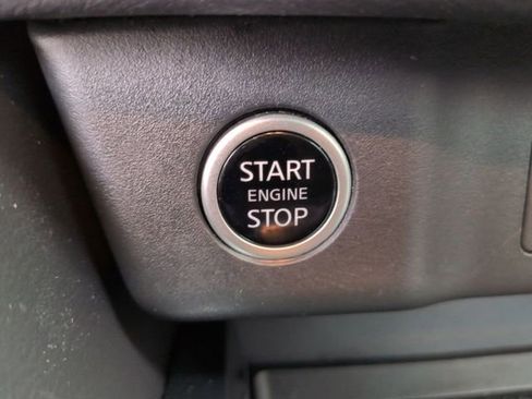 Used 2023 Nissan Rogue S image 16