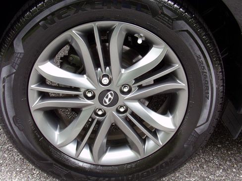 Used 2015 Hyundai Tucson SE AWD/4WD image 17
