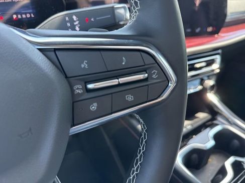 Used 2026 Chevrolet Traverse Z71 w/ LPO, Floor Liner Package AWD/4WD image 19