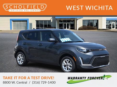 Used 2024 Kia Soul LX w/ Option Group 015 FWD image 1