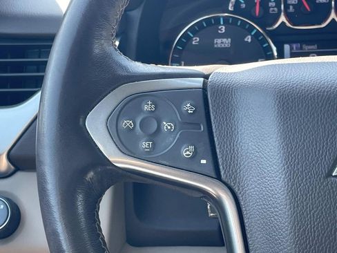 Used 2020 Chevrolet Suburban LT image 32