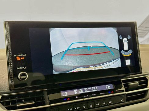 Certified 2026 Toyota Sienna XLE FWD image 26