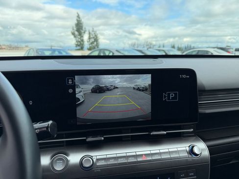 Used 2025 Hyundai Kona SEL image 17