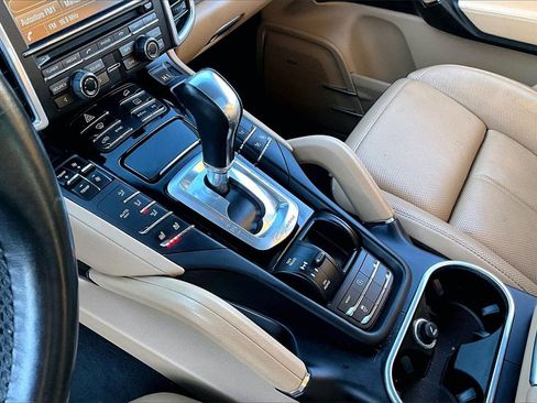 Used 2016 Porsche Cayenne image 15