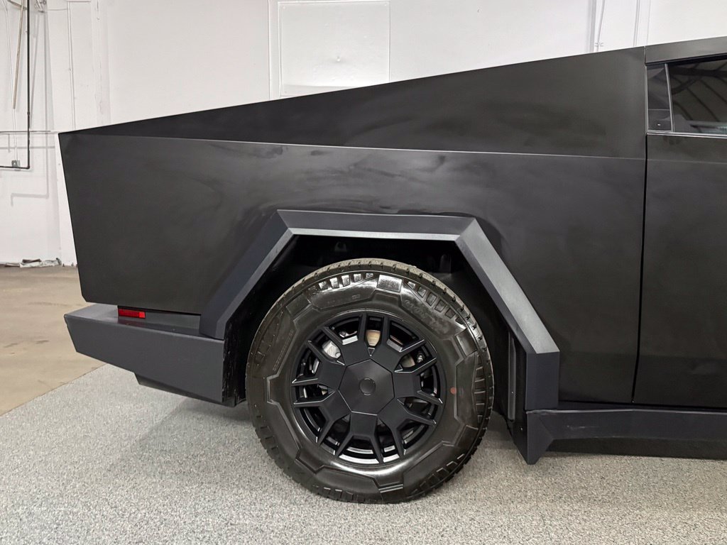 Used 2024 Tesla Cybertruck Cyberbeast AWD/4WD image 8