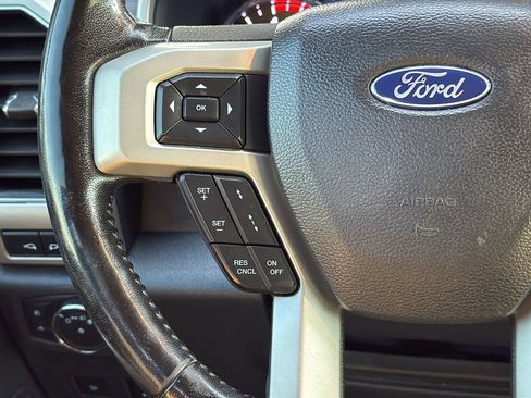 Used 2022 Ford F250 Lariat w/ Lariat Ultimate Package AWD/4WD image 16