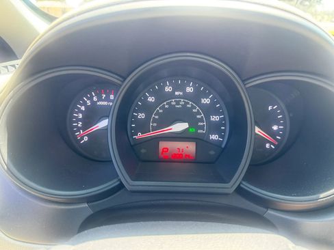 Used 2013 Kia Rio EX w/ Convenience Pkg FWD image 18