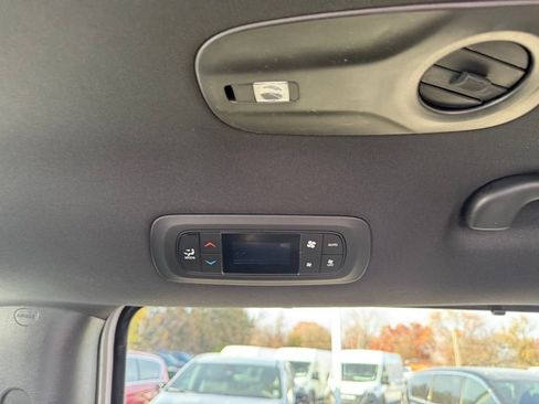 New 2026 Chrysler Pacifica Select image 21