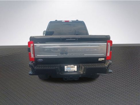 Used 2024 Ford F250 Platinum image 6