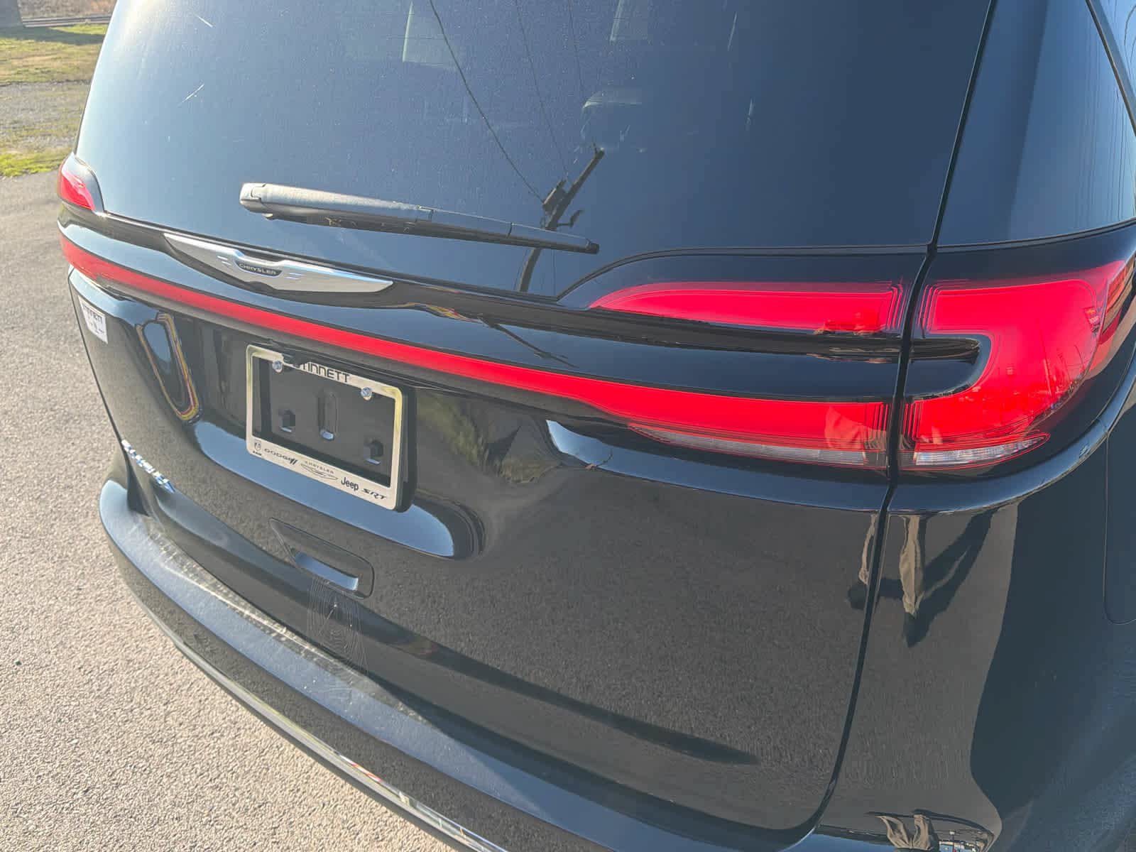 New 2026 Chrysler Pacifica Select FWD image 7
