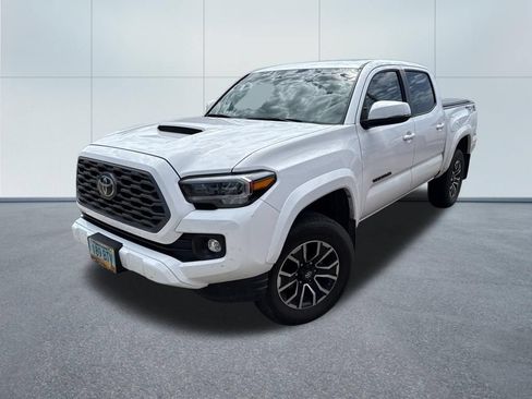 Used 2023 Toyota Tacoma TRD Sport w/ TRD Premium Sport Package AWD/4WD image 5