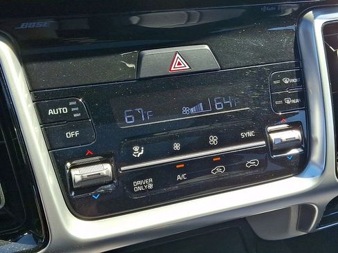 Used 2022 Kia Sorento SX Prestige w/ Panoramic Sunroof Package AWD/4WD image 17
