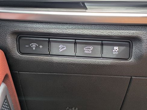 Used 2024 Kia Telluride EX w/ EX Captain's Chair Package FWD image 31