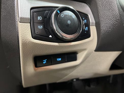 Used 2015 Ford Explorer XLT w/ Equipment Group 202A image 17