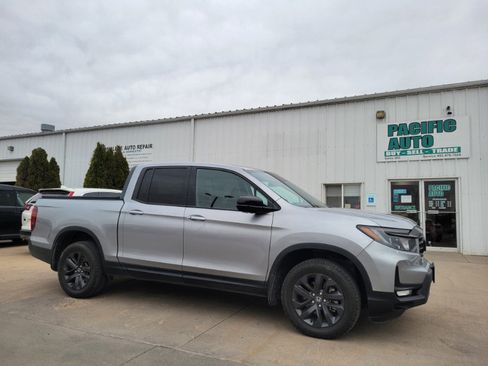 Used 2021 Honda Ridgeline Sport image 11