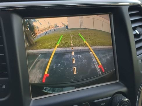 Used 2016 Jeep Grand Cherokee Laredo 75th Anniversary image 28