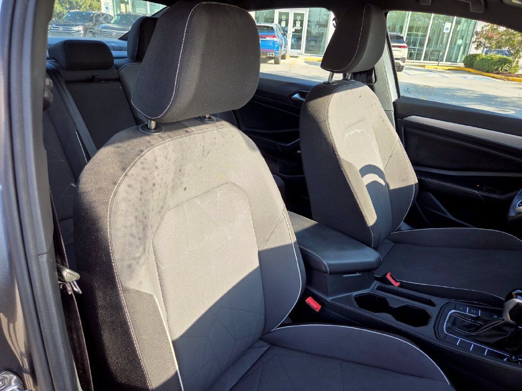 Used 2025 Volkswagen Jetta Sport FWD image 27