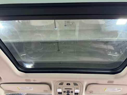 Used 2023 GMC Yukon Denali w/ Denali Reserve Package image 15