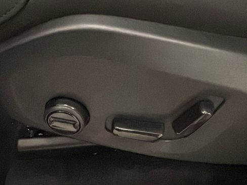 New 2026 Volvo XC90 T8 Plus w/ Protection Package Premier image 24