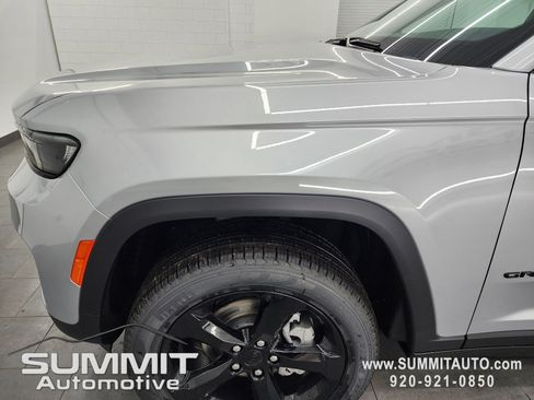 New 2025 Jeep Grand Cherokee Limited image 34