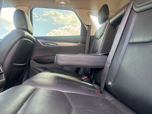 Used 2019 Cadillac XT5 Premium Luxury w/ Advanced Security Package image 36