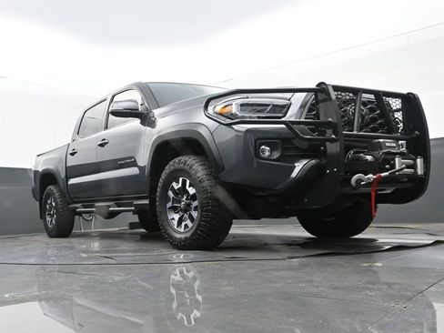 Used 2023 Toyota Tacoma TRD Off-Road w/ TRD Premium Off Road Package AWD/4WD image 25